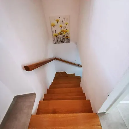 Duplex With 2 Bathrooms Close To Sea *