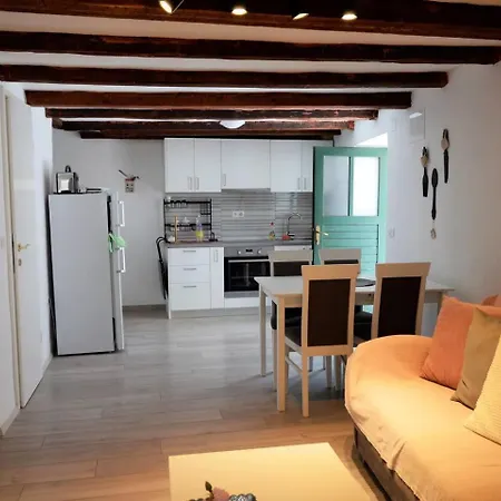 Duplex With 2 Bathrooms Close To Sea Appartement *
