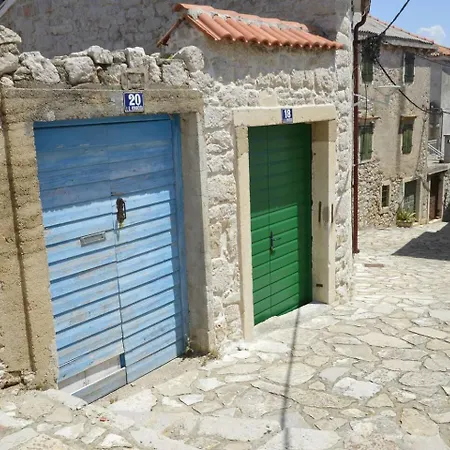 Duplex With 2 Bathrooms Close To Sea *