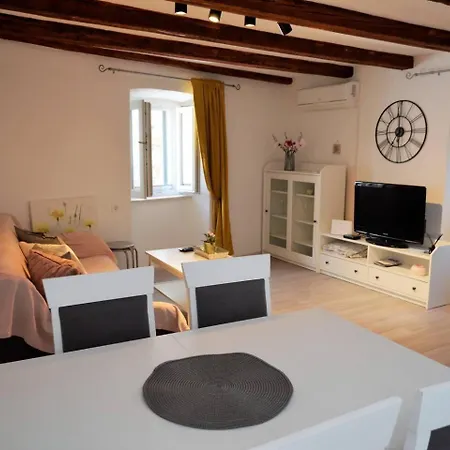 Duplex With 2 Bathrooms Close To Sea Betina (Sibenik-Knin)